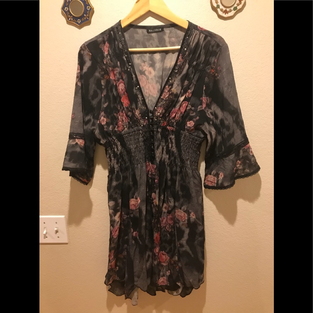 A chiffon dress.